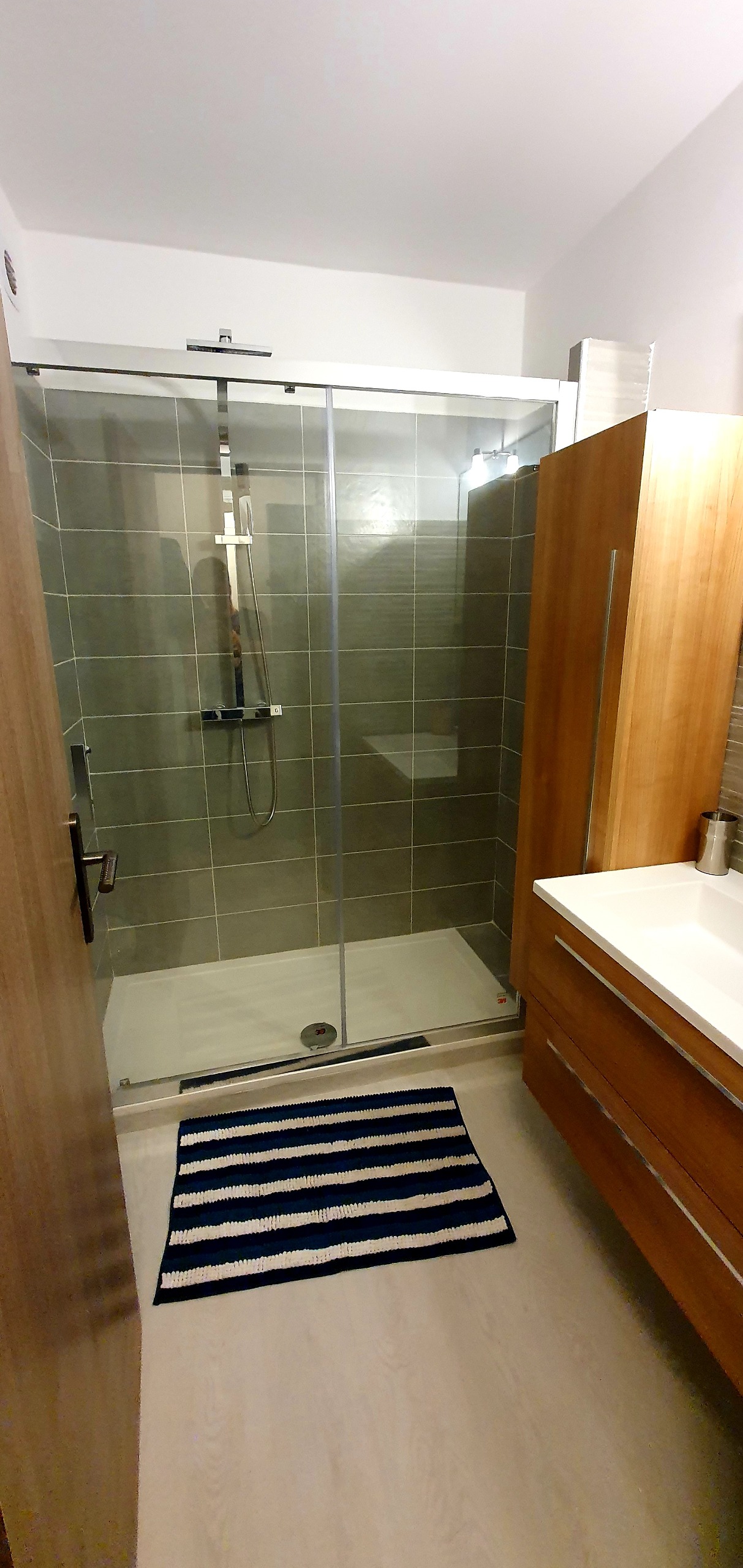 Grande douche à l'italienne