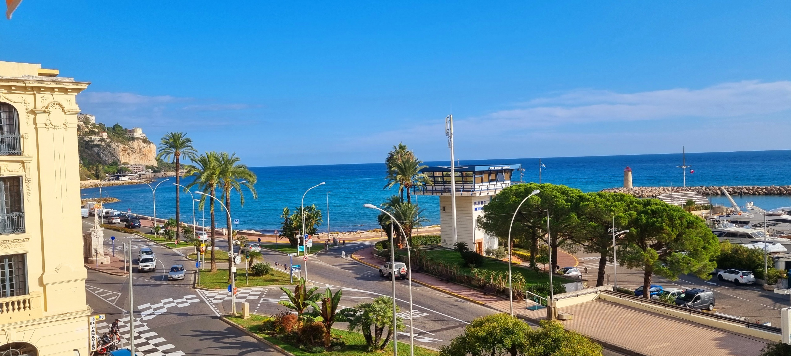 Vue panoramique depuis le balcon